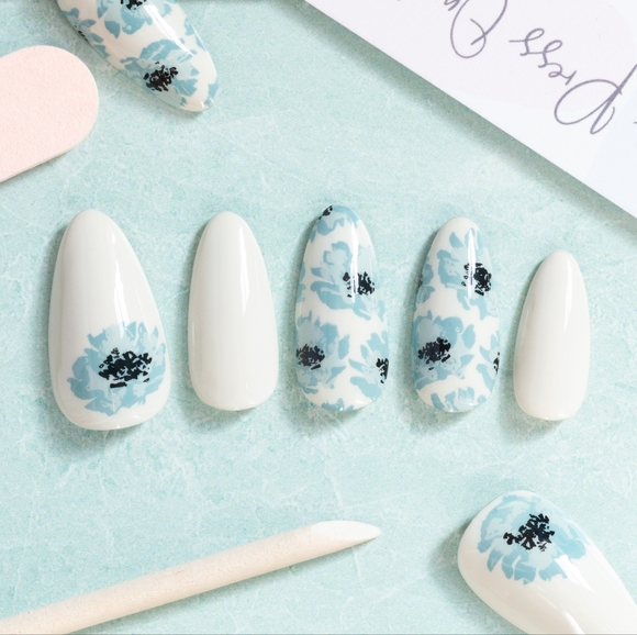 🫖 High Tea, Handmade Nail Set - Picture 2 of 13
